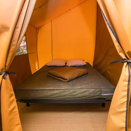 Camping Onlycamp Des Halles Decize Buitenkant foto